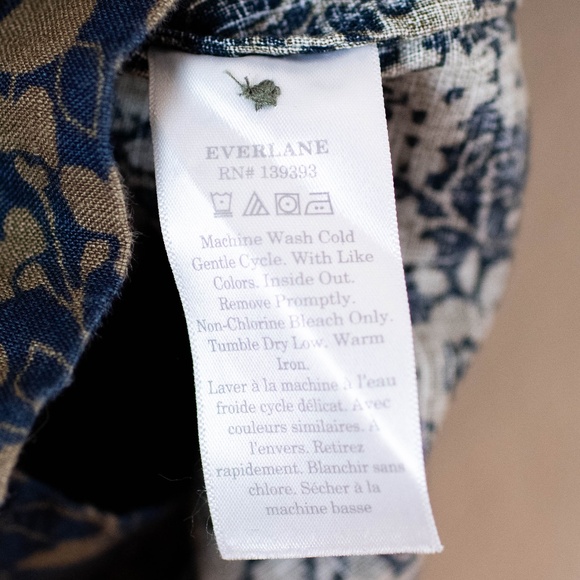 Everlane The Linen Workwear Shirt in Midnight Floral - Picture 3 of 6